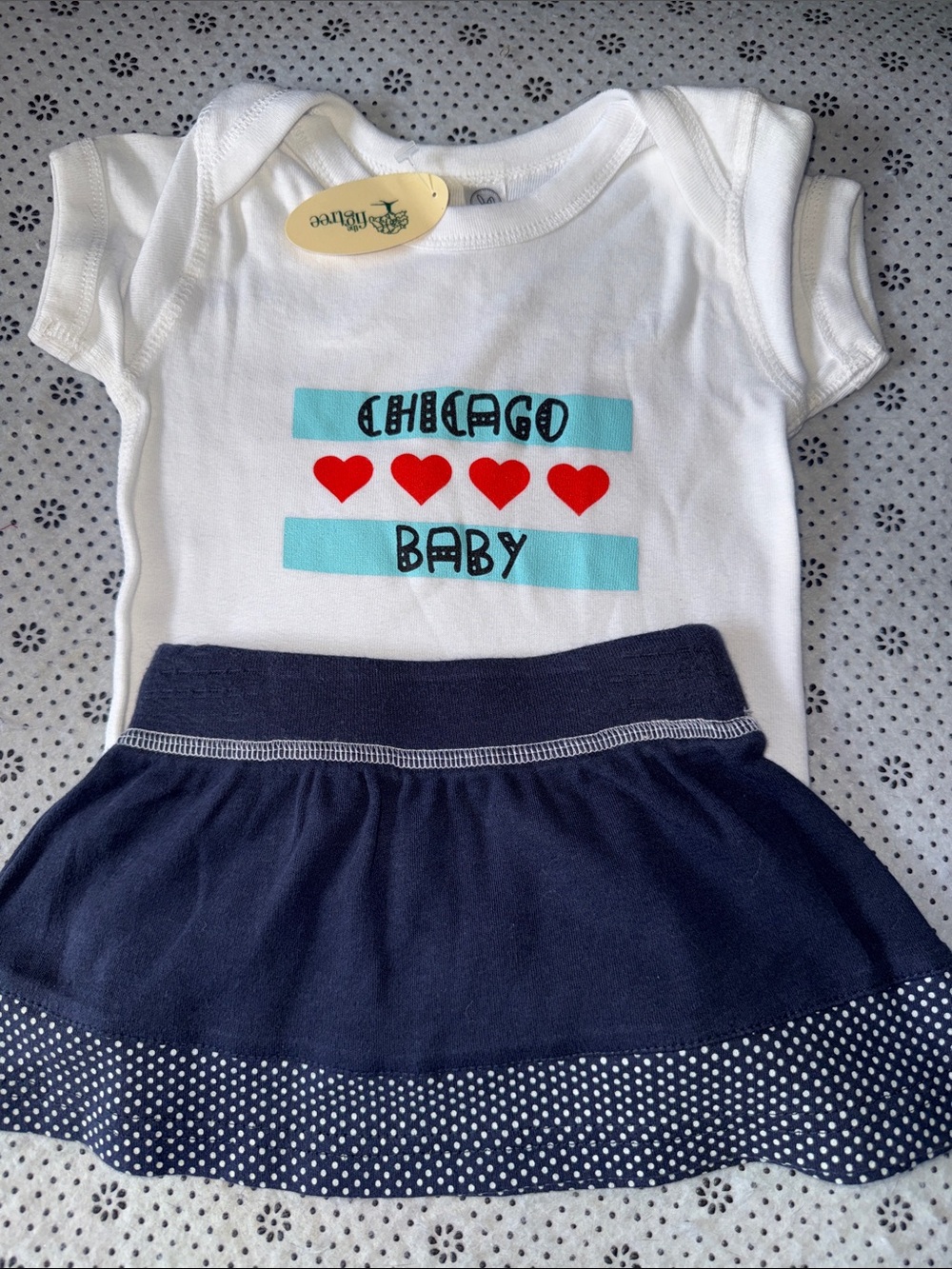 🛍 PRETTY LITTLE GIRLS OUTFIT SIZE 12 MONTHS 🛍